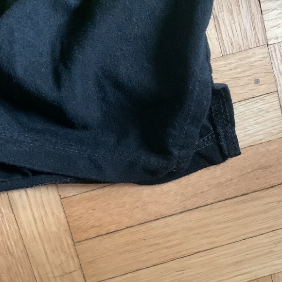 • Black Crop Top • - Picture 9 of 10